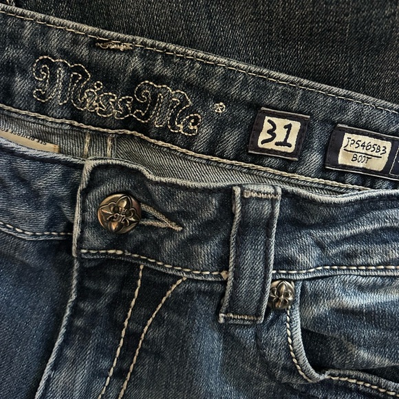 Embellished blue Y2K bootcut Miss Me jeans with embroidery and gems - Picture 4 of 7